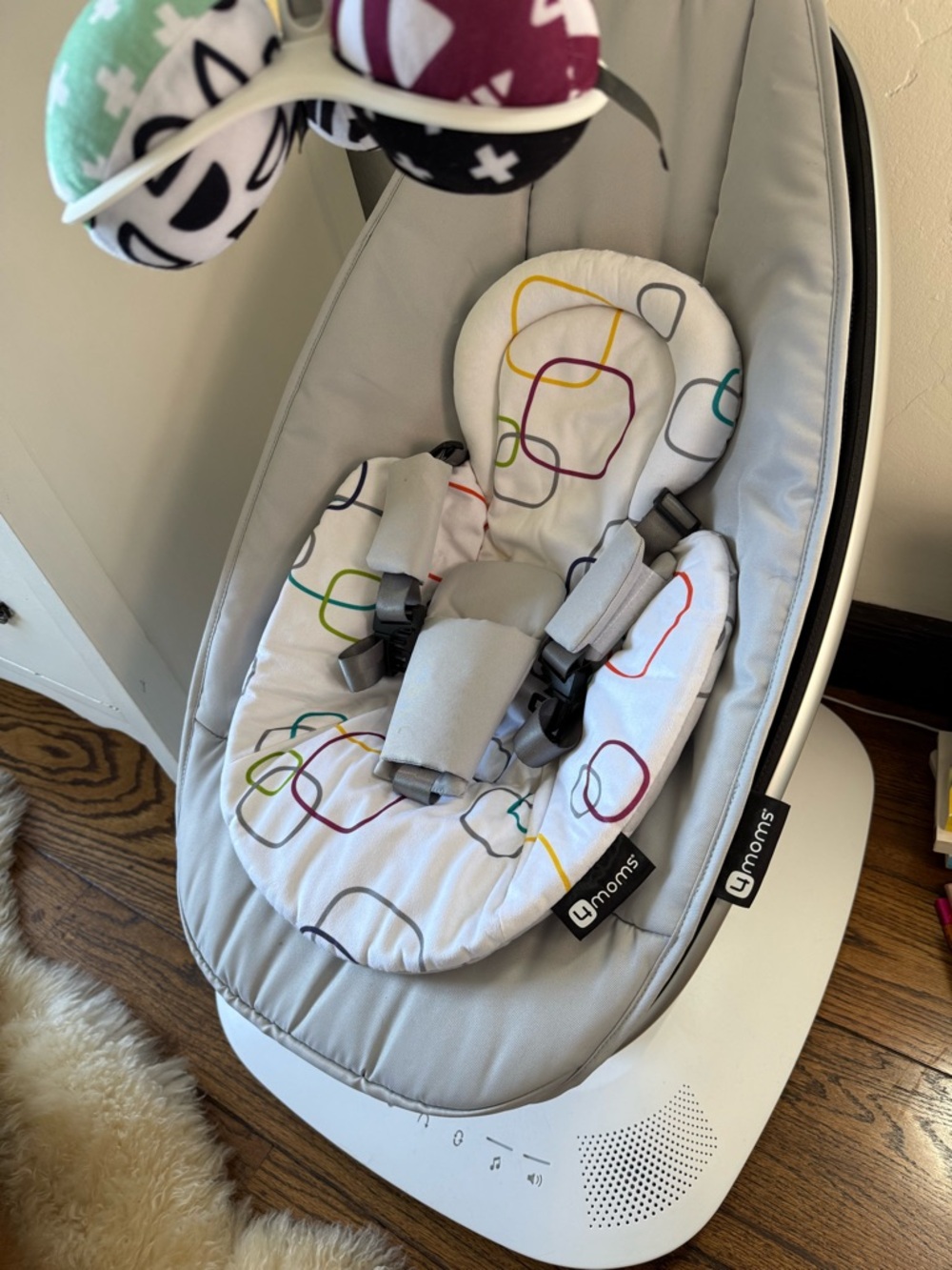 4Moms with infant insert